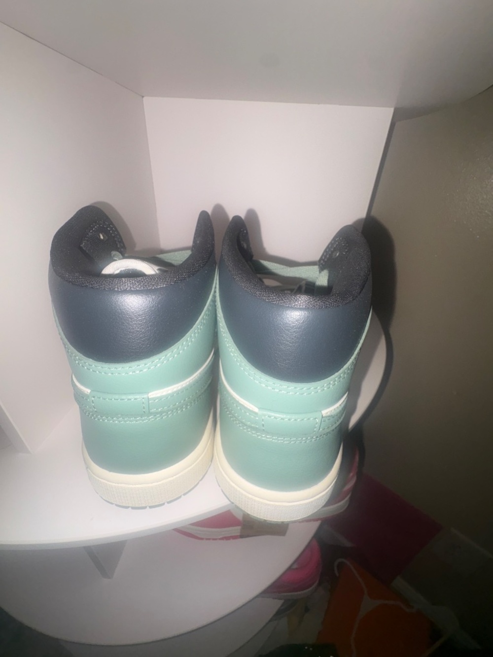 Women’s air jordan - Picture 3 of 6